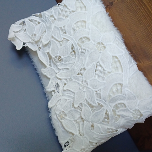 Sweater - Picture 16 of 16